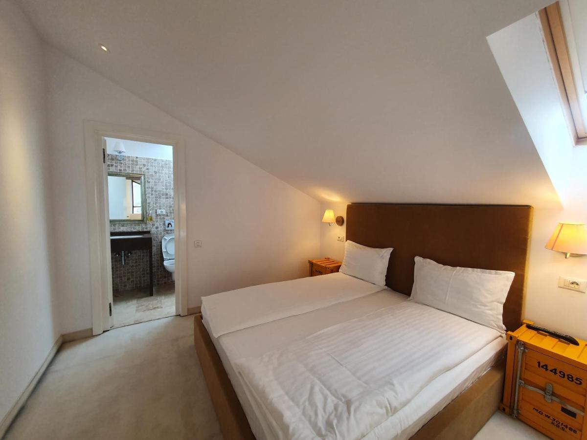 Apart Hotel Vlad Tepes Brasov Exterior photo