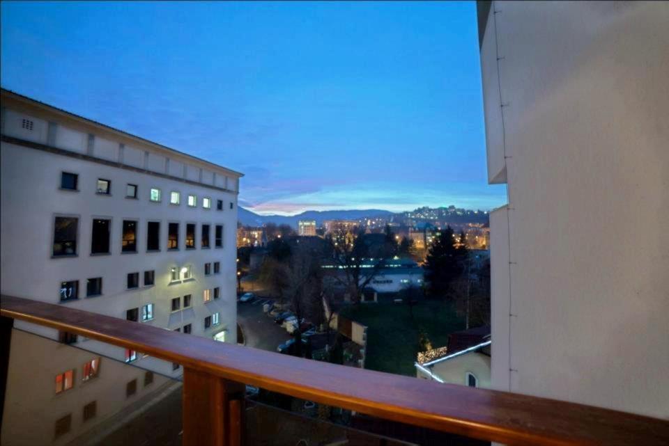 Apart Hotel Vlad Tepes Brasov Exterior photo