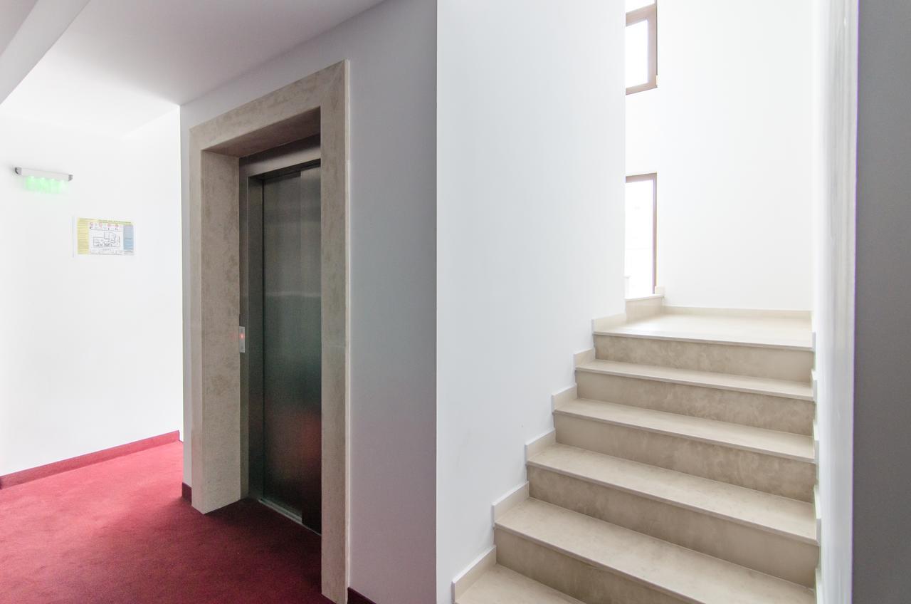 Apart Hotel Vlad Tepes Brasov Exterior photo