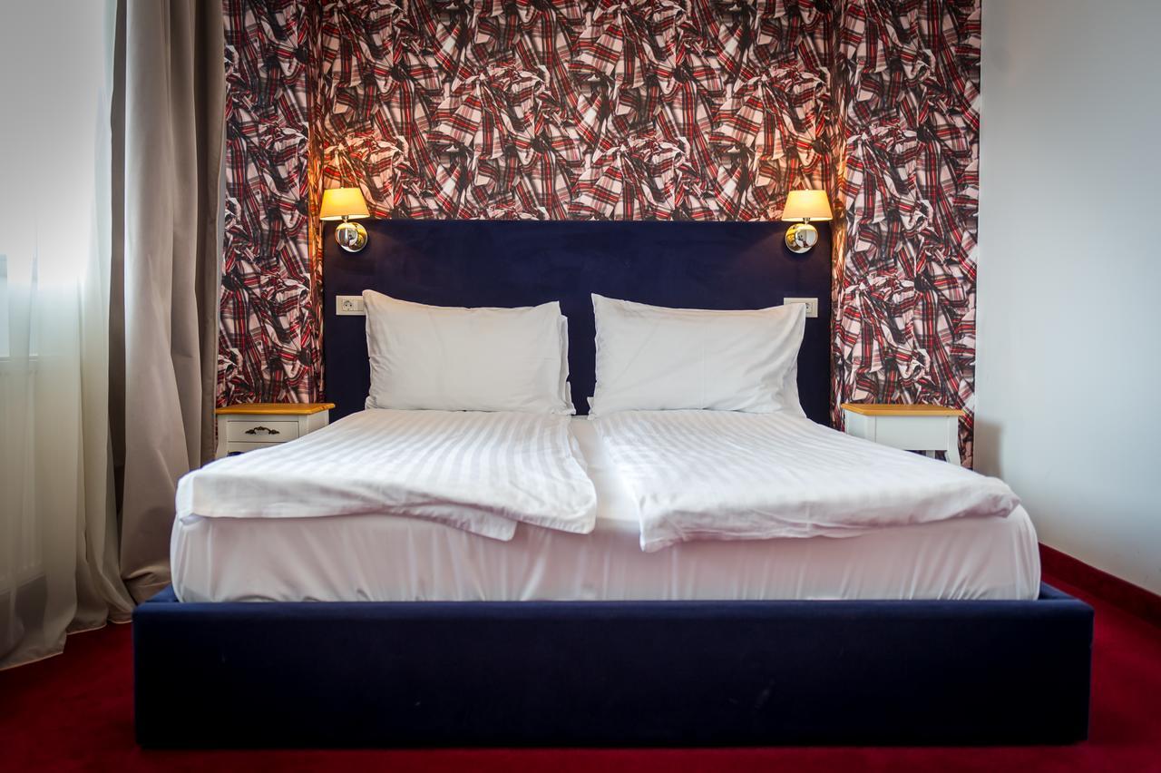 Apart Hotel Vlad Tepes Brasov Exterior photo